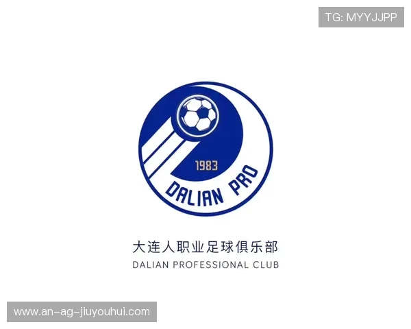 解析足球被踢向空中时的受力变化与运动机理研究全程动态特征探讨